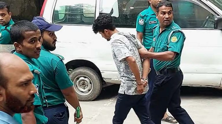 সমন্বয়ক পরিচয়ে চাঁদাবাজি: আবদুর রাজ্জাকসহ চারজন সাত দিনের রিমান্ডে