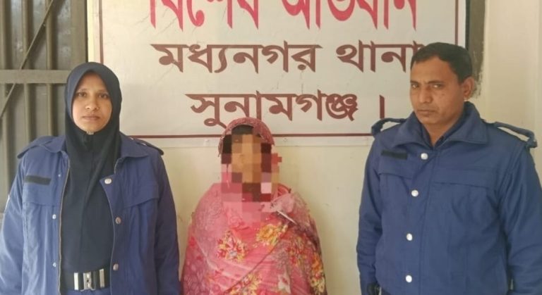 মধ্যনগরে যৌথ অভিযানে মাদক কারবারি গ্রেপ্তার
