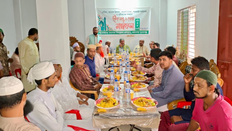 মধ্যনগর উপজেলা প্রেসক্লাবে ইফতার ও দোয়া মাহফিল অনুষ্ঠিত