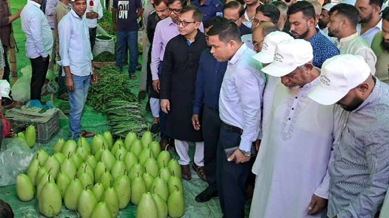 সিন্ডিকেটের মাধ্যমে বাজার নিয়ন্ত্রিত হয়, এমন কথাই মুছে দেব : বাণিজ্যমন্ত্রী