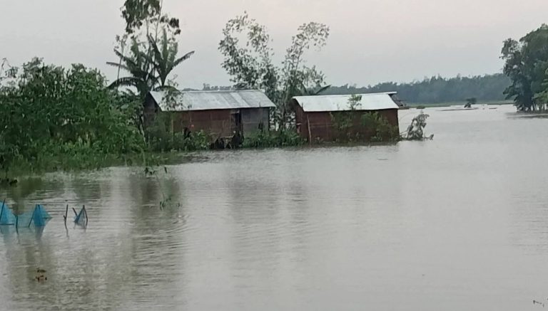 কমলগঞ্জে ফের কালবৈশাখি ঝড়ে বাড়িঘর ও বিদ্যুৎ লাইন ক্ষতিগ্রস্ত, এসএসসি পরীক্ষার্থীদের দুর্ভোগ